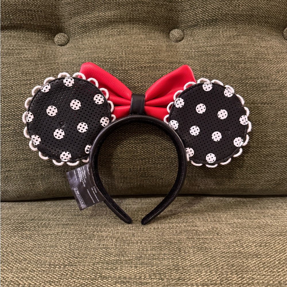 Loungefly pin holder Minnie ears - Picture 2 of 2